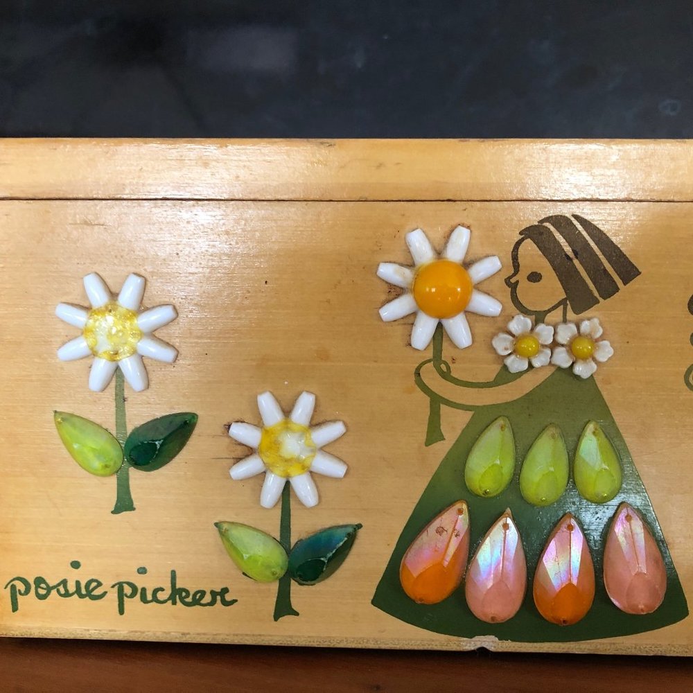 Vintage Enid Collins Posie Picker Wooden Box Purse